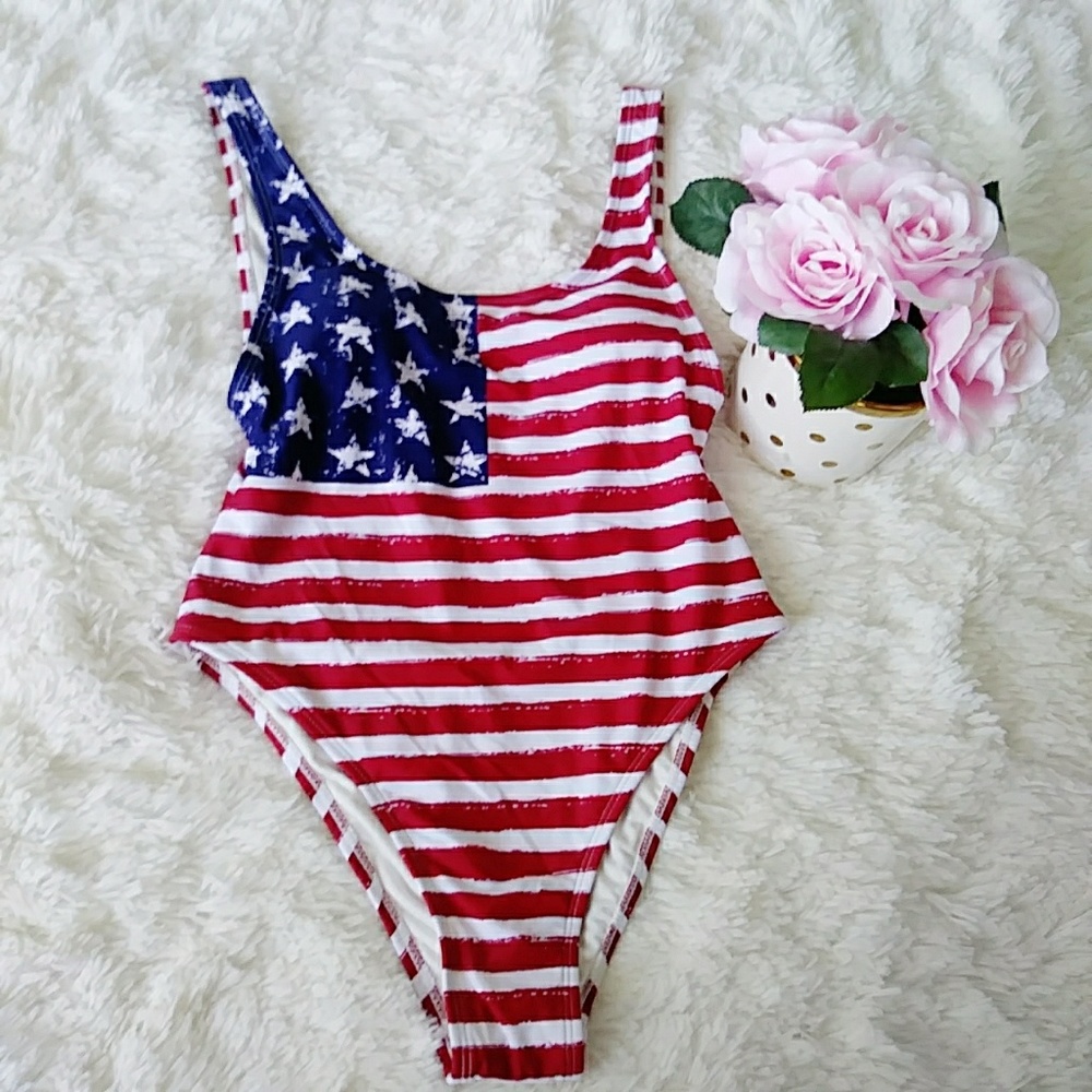 SOLD NWOT PATRIOTIC SWIMSUIT SIZE M XHILARATION - Picture 2 of 8